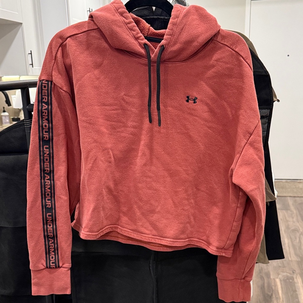 🔴 Under Armour Women's burnt orange Hoodie with Sleeve Detail